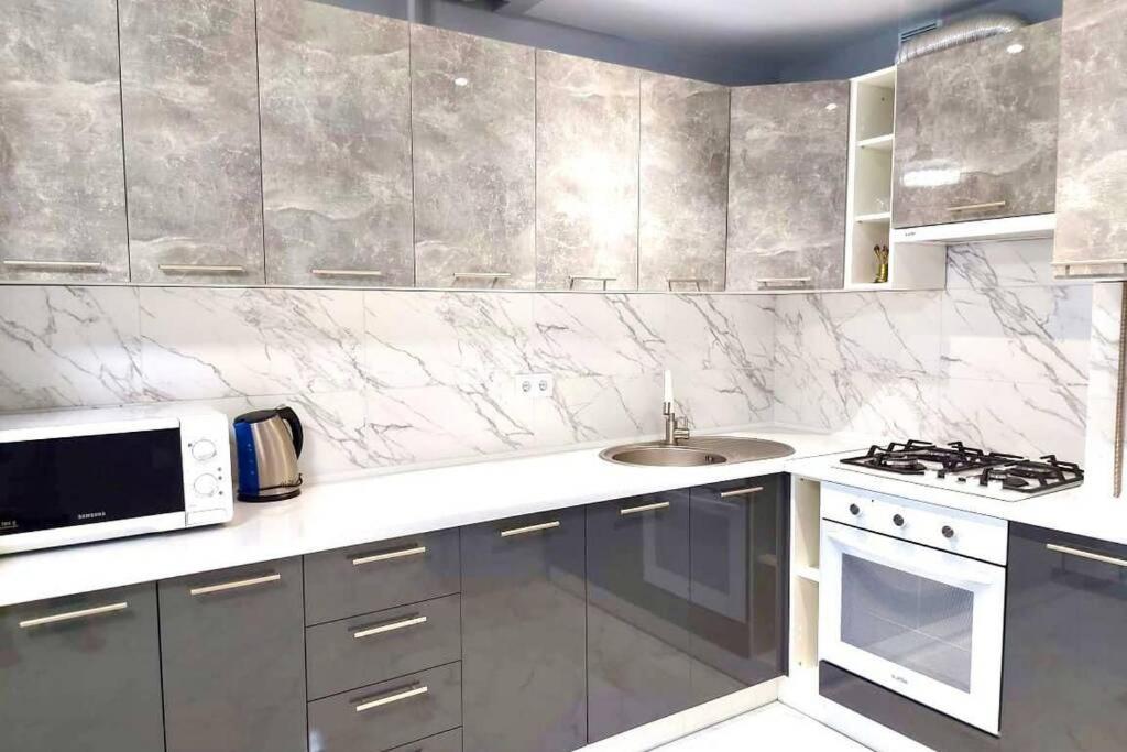 новобудова авалон, стрийська Apartment *
